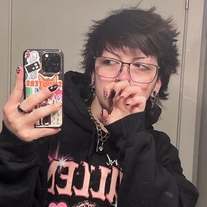 Meet your Posher, Simon